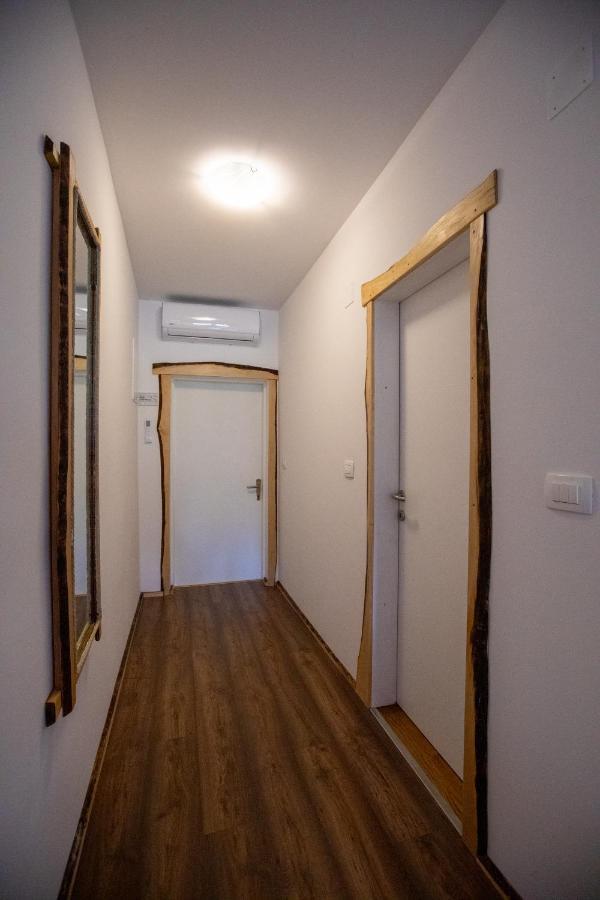 Apartman Mila Josipdol Exteriör bild